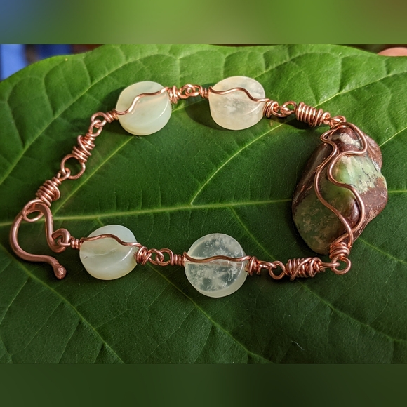 Handcrafted Copper Chain Bracelet With Chrysoprase And Aventurine Gemstones - Picture 12 of 16